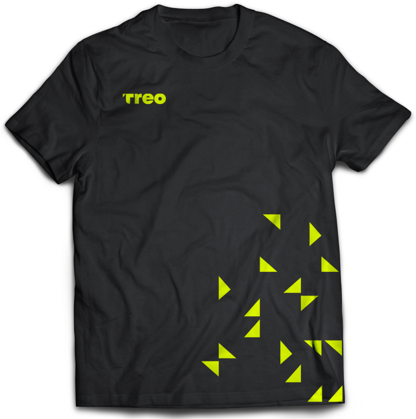 Un t-shirt avec le logo Treo et les formes triangulaires propres à Treo